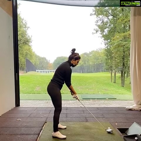 Priyanka Chopra Instagram - In between ‘shots’ 🏌️♀️🎥 #PracticeMakesPerfect Thanks for your help @thlpntzk Golf und Land Club Berlin Wannsee e.V.