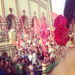 Priyanka Chopra Instagram - Beautiful dakshineshwar temple.. And curious onlookers at shoot