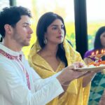 Priyanka Chopra Instagram - या देवी सर्वभूतेषु लक्ष्मी रूपेण संस्थिता। नमस्तस्यै नमस्तस्यै नमस्तस्यै नमो नमः With the blessings of Goddess Mahalakshmi we invite Her grace and abundance into our home. Happy Diwali 🪔 📸 @maneeshkgoyal Los Angeles, California