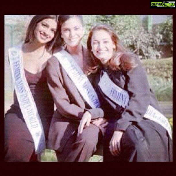 Priyanka Chopra Instagram - Love this pic! Thk u @sibtain_r2009 for sending it! @duttalara and @deespeak