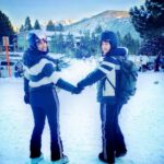 Priyanka Chopra Instagram - Bye winter wonderland.. you will be missed. See you in 2020 #twinning #twinningiswinning 📸 @stardust_moonshine Mammoth Mountain