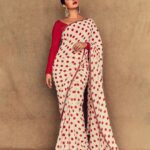 Priyanka Chopra Instagram - Six yards of grace 🥰 #SareeLove #Throwback Mumbai, Maharashtra