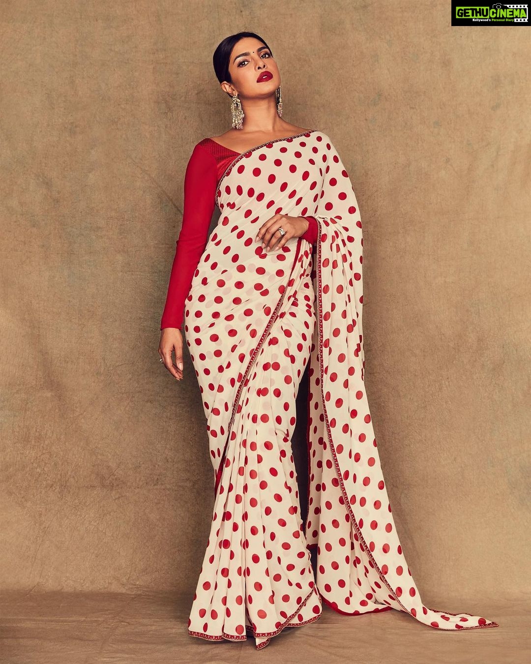 Priyanka Chopra Instagram - Six yards of grace 🥰 #SareeLove #Throwback Mumbai, Maharashtra