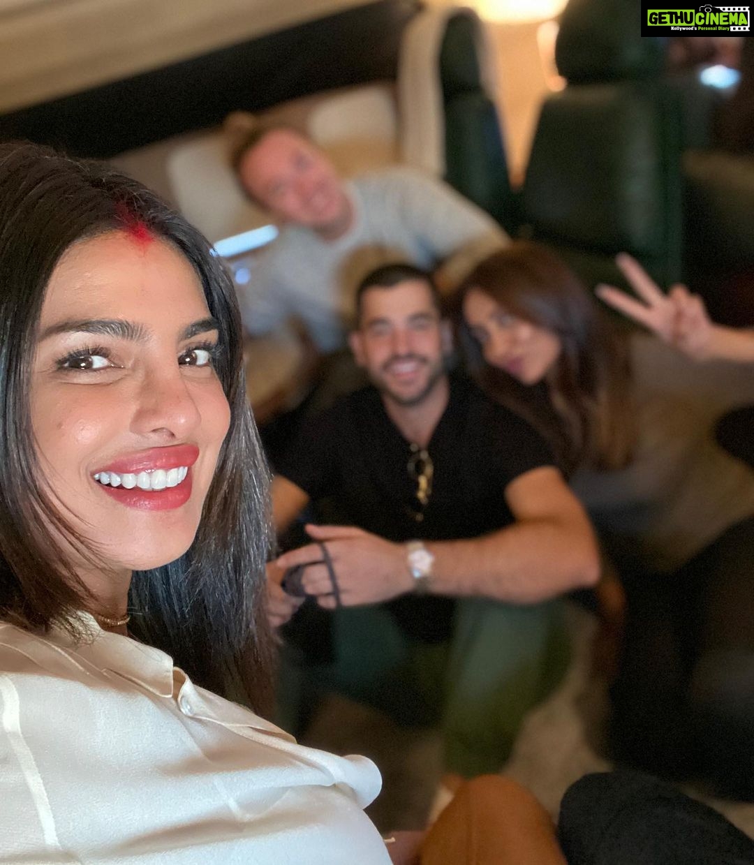 Priyanka Chopra Instagram - Me and my friends 😂#karvachauth2019 San Diego, California