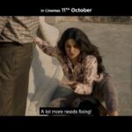 Priyanka Chopra Instagram - प्यार में रिस्क लेना तो बनता है बॉस 💁🏻‍♀ In love, you gotta take chances. 💁🏻‍♀ #TheSkyIsPink in cinemas Oct 11!