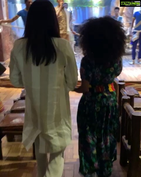 Priyanka Chopra Instagram - Dance is such an important part of Ethiopian culture. Wherever I have been so far...even though we don’t speak each other’s languages...the joy that has been shared through dance has bonded me with this amazing country forever. (Even though I’m terrible at it🤦🏽♀️😂) Ethiopia is extremely rich in culture and compassion. 🇪🇹 🙏🏽❤️ @unicefethiopia #yodabyssinia Addis Ababa, Ethiopia