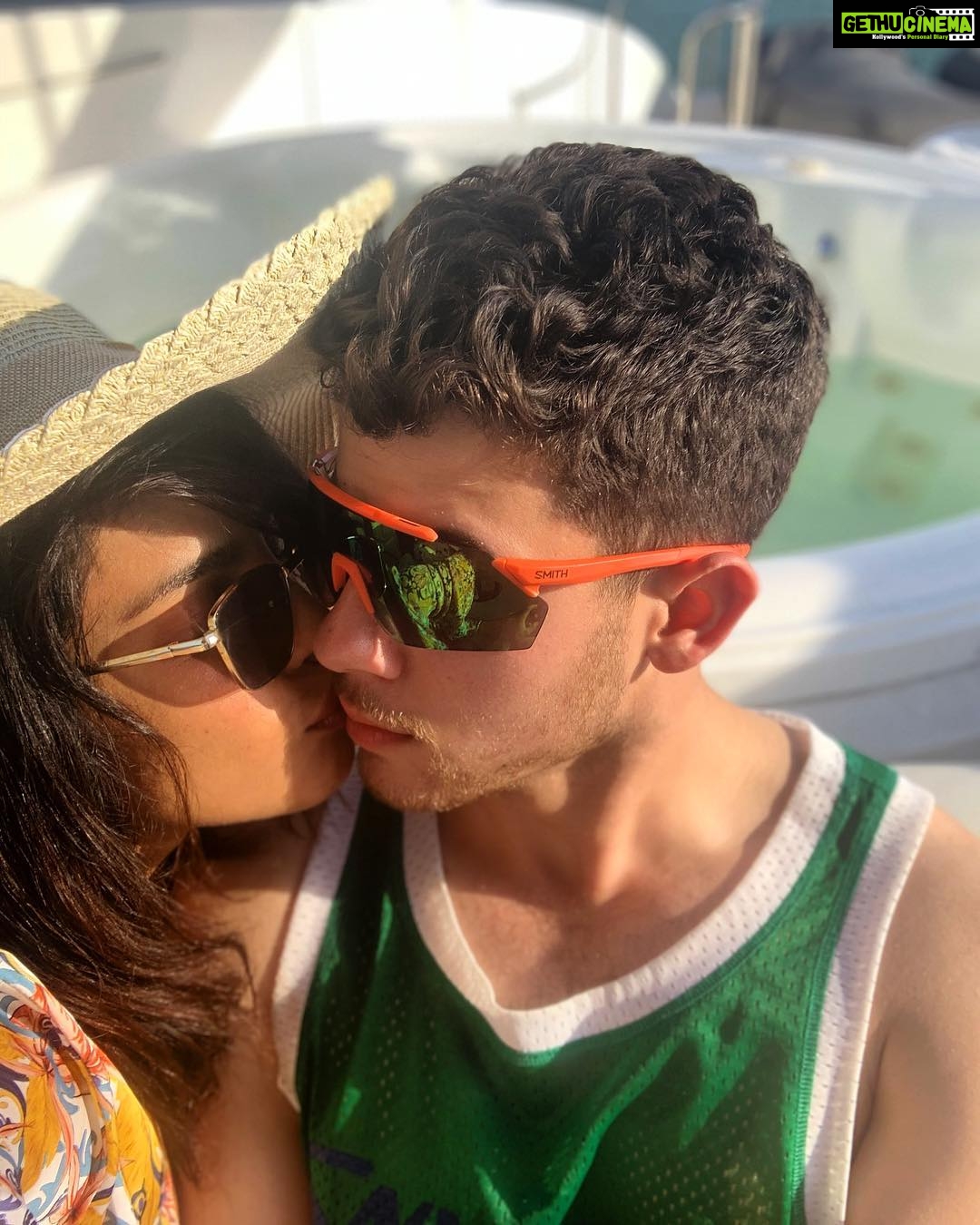 Priyanka Chopra Instagram - Making hay while the sun shines.. ☀️ Miami, Florida
