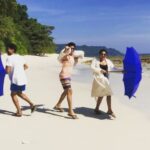 Priyanka Chopra Instagram - Umbrellas are fun. ☂️ @rohitsaraf10 @faroutakhtar #theskyispink Havelock Island , Andaman and Nicobar