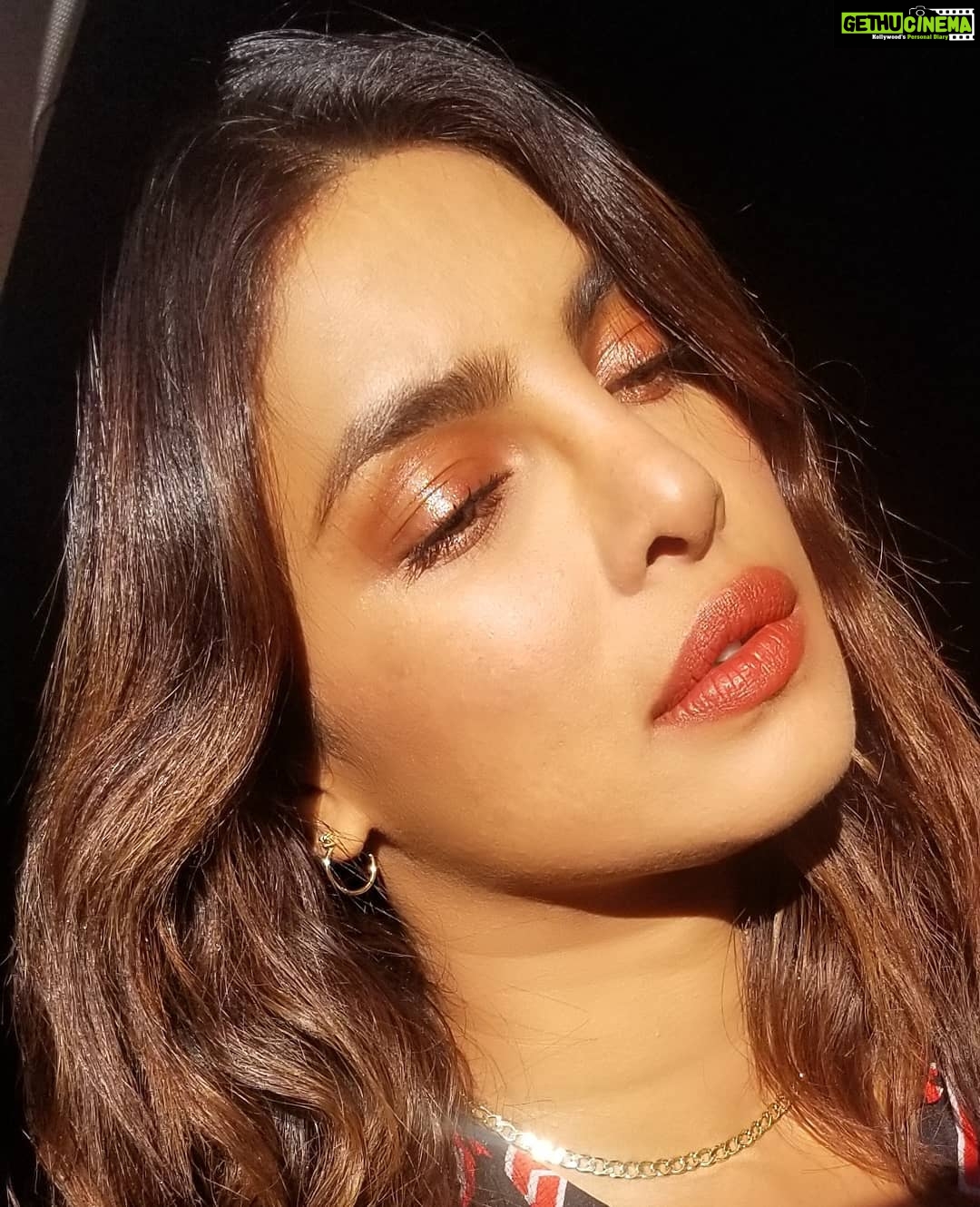 Priyanka Chopra Instagram - Spent the day with the inspiring @dvf ❤️ Can't wait for you all to see what I've learned on my upcoming @youtube Original special "If I Could Tell You Just One Thing." Check out my stories today to see how you can join the conversation! #justonething