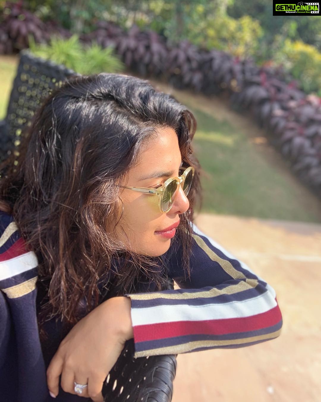 Priyanka Chopra Instagram - The sun and I.. Delhi here we go.. #theskyispink Delhi, India