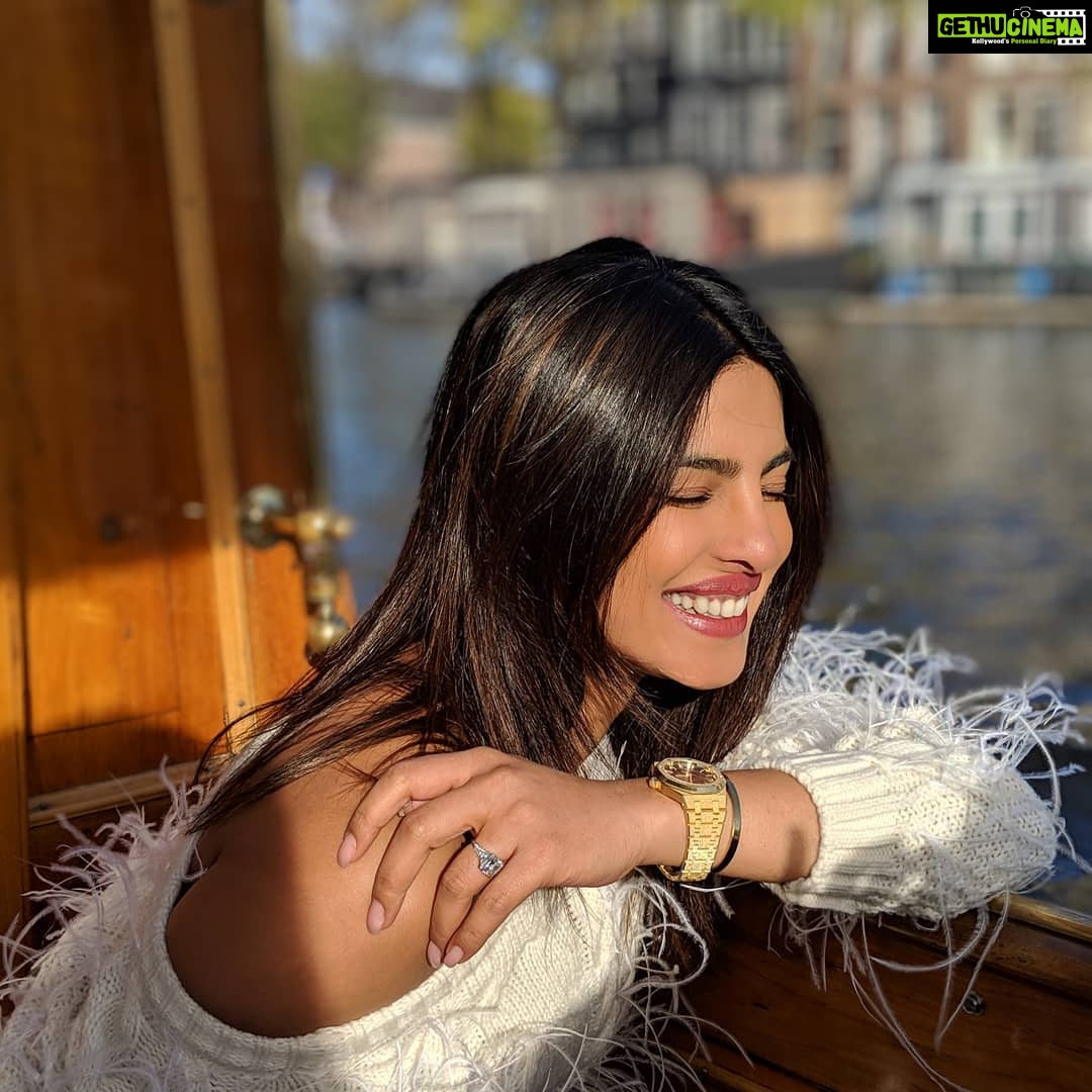 Priyanka Chopra Instagram - #BacheloretteVibes