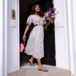 Priyanka Chopra Instagram – #ad Stepping into a better future like… ☀️💐 
 
@crocs is doing their part to make the world a more comfortable place. And I’m thrilled to have a partnership with a brand who is committed to comfort without carbon as they make their way to net zero emissions by 2030. Swipe left to learn more.