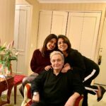 Priyanka Chopra Instagram – Was so good seeing you both @neetu54 #RishiKapoor laughter and smiles as always!! ❤️🙏🏽 New York, New York