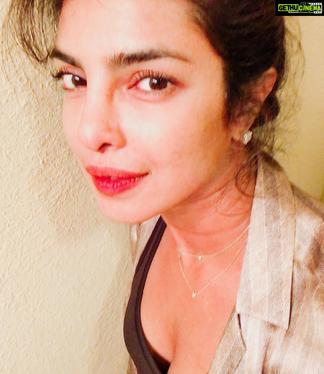 Priyanka Chopra Instagram - Quick pit stop against the wall! Oklahoma