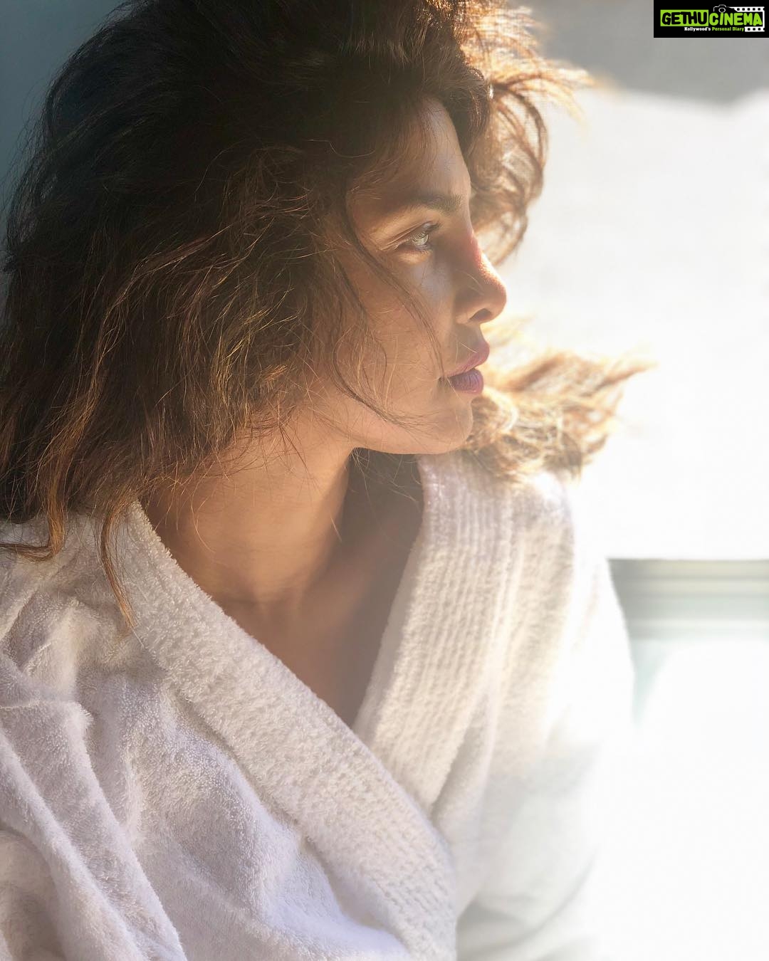 Priyanka Chopra Instagram - In silence there is eloquence. Stop weaving and see how the pattern improves- Rumi 💋 #nomakeupdontcare Brooklyn, New York