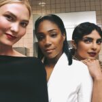 Priyanka Chopra Instagram - ✌🏻@tiffanyhaddish @karliekloss #bathroomselfies 🤫 The Metropolitan Museum of Art, New York