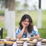 Priyanka Chopra Instagram – Find yourself someone who looks at you the way I look at food! Lol #assamesethali #Indianfood #options #foodcoma #awesomeassam Jorhat, Assam, India