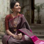 Priyanka Mohan Instagram - Recently shot for Vikatan🌸 #manamagal#avalvikatan#manamagalmagazine PC: @waranyogesh_v , you are a champ🙏 @prajeetharun 🙏
