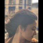 Priyanka Mohan Instagram – To lots of happiness in 2020❤️
#letthenewairin #happynewyear2020 #cheerstonewbeginnings