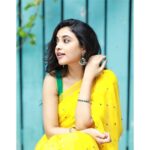 Priyanka Mohan Instagram - 🌻 #yellow @prasatharunm @deepak_durai_photography @mabia_mb @sangeethamakeoverartistry @divasmantra
