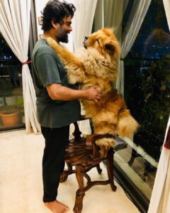 R. Madhavan Instagram - When there is pure love waiting for you after a hard days work..🙏🙏😘😘😘😘😘