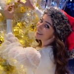Raai Laxmi Instagram - HAPPY HOLIDAYS EVERYONE ❤️🎁 #holidays #celebration #christmas #newyear #bye2021 #december #reels #reelitfeelit #reelsinstagram #trending #jinglebells #laughter #love #peace #lotoflove ❤️🎁