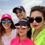 Raai Laxmi Instagram – My girls…👯‍♀️👯‍♀️
@poppyjabbal @shamasikander @sonnalliseygall ❤️
#posers #highonthehilltop