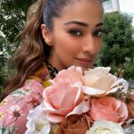 Raai Laxmi Instagram - To me flowers are happiness💐🌹🌷🌻🌸🌼❤️