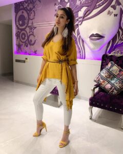 Raai Laxmi Instagram - Simplicity is the keynote of all true elegance 💛💛💛 pic courtesy @ag.shoot 😘