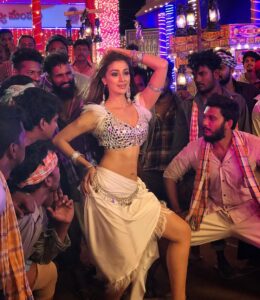 Raai Laxmi Instagram - Sneak peek of my next fav song Papa nikedante ishtam 🎼 from #whereisthevenkatlakshmi ❤️💖 #exclusive #telugu #comedy 😁