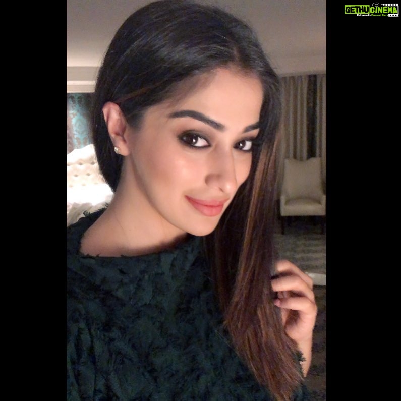Raai Laxmi Instagram - In the world full of trends , I want to remain a classic.😁❤️