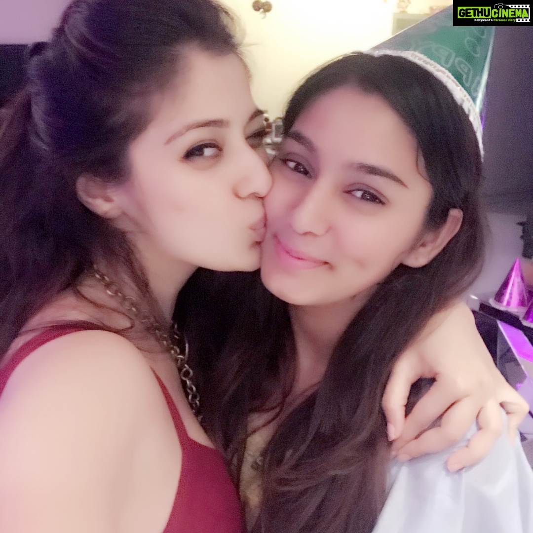 Raai Laxmi Instagram - Happiest happiest bday to the most adorable Super talented , bubbly , full of life , Friend for life n last but not the least my cutest baby girl I have known πβ€οΈmay u have all the happiness n success in ur life wish u only love , laughter n light shine on my baby it's ur birthday muahhhh ππΏπ°π«ππtight hug love u β€οΈπ