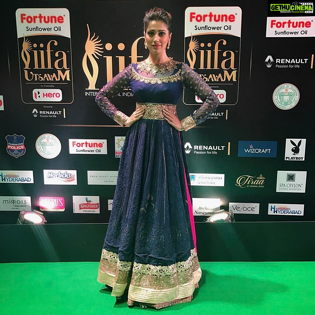 Raai Laxmi Instagram - #day2 #iifautsavam walked the green carpet Wearing : @manishmalhotra05 Make & hair by : @pompyhans 😘👌loved it Pomp's ☺️