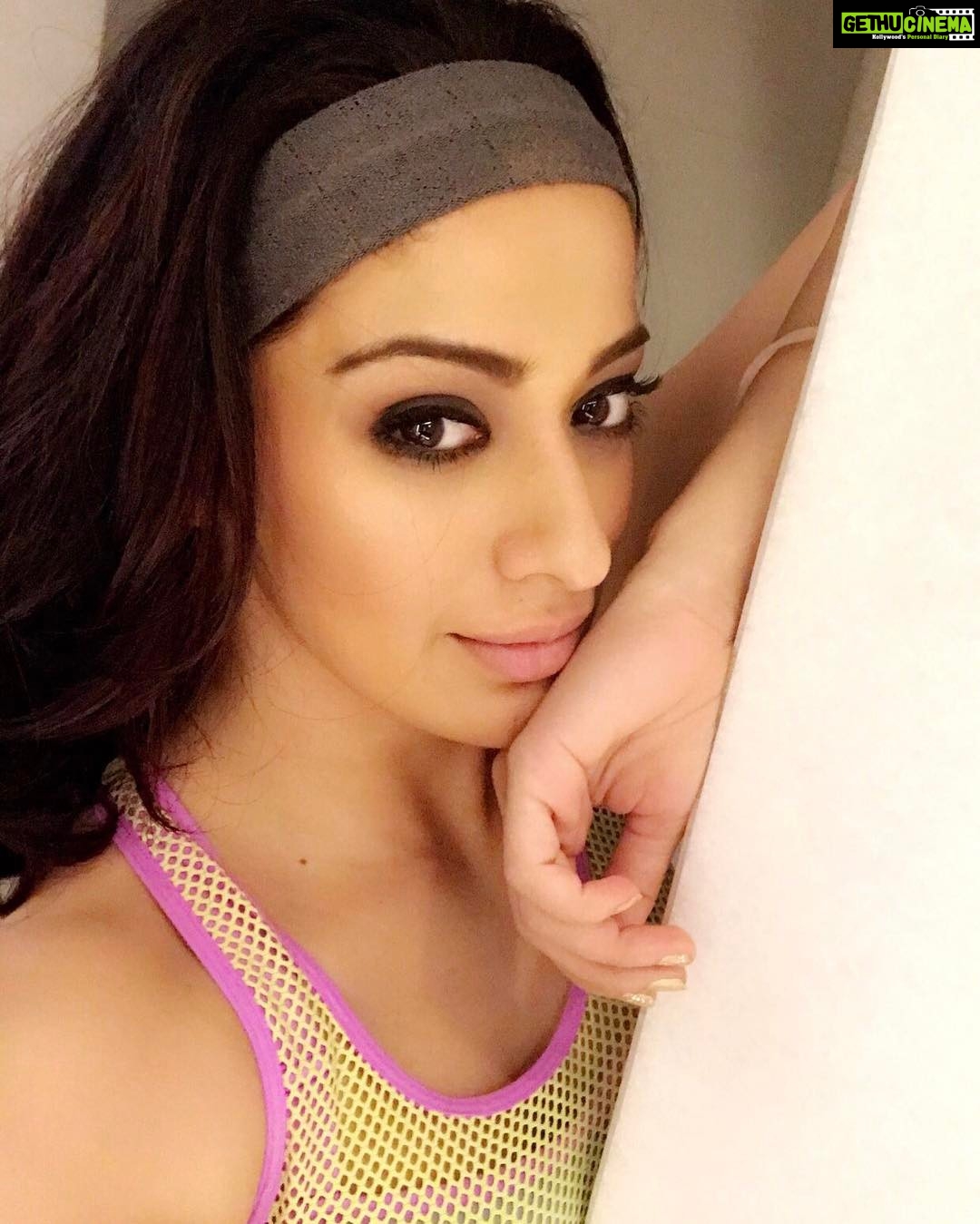 Raai Laxmi Instagram - All set n done wit my finally stage rehearsals for #IIFAUtsavam not in my best form but will try n do the best I can 🙇🏻♀️need ur wishes ✨#rathaalu #haraharamahadevaki all the 4 languages