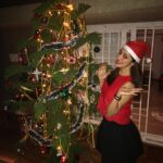 Raai Laxmi Instagram – MERRY CHRISTMAS 🎄🎁🎅🏻✨ gobbles #merrychristmas #jingleball2016