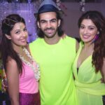 Raai Laxmi Instagram – The star in the middle with 2 glam chicks 😋😀🙈💃 I am ur big fan sir ☺️😁