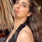 Raai Laxmi Instagram - I paint my own reality.. ❣️ #daydreaming #riseandshine 💫