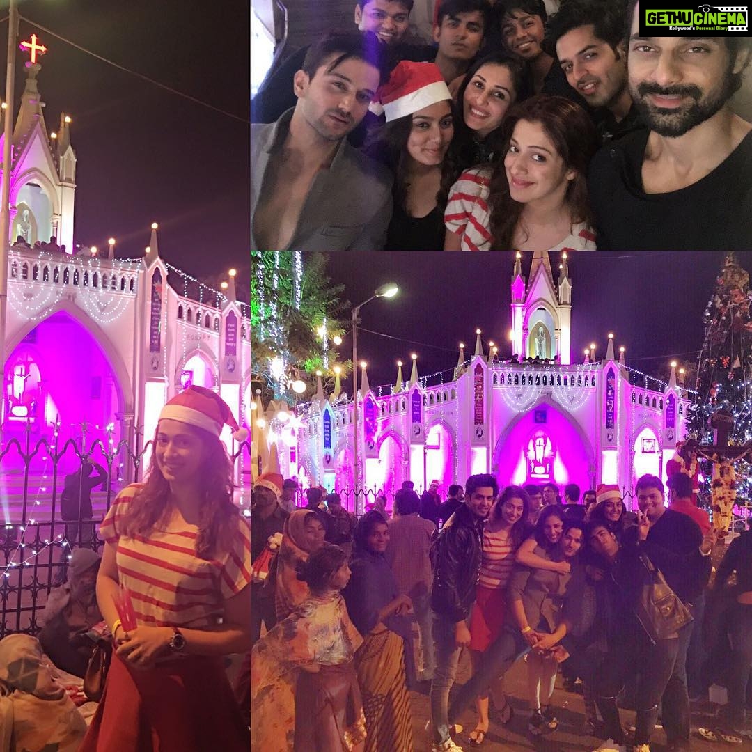 Raai Laxmi Instagram - Went to take the blessings of Mother Mary at mount merry last night π
π»πππChristmas celebration with my bestiess at mount Mary π
π»ππblessing of Mother Mary to all my lovely ppl stay blessed π
π»ππβ€οΈ #MerryChristmas #jinglebells #santa ππππ
π» lots of love πβ€οΈ