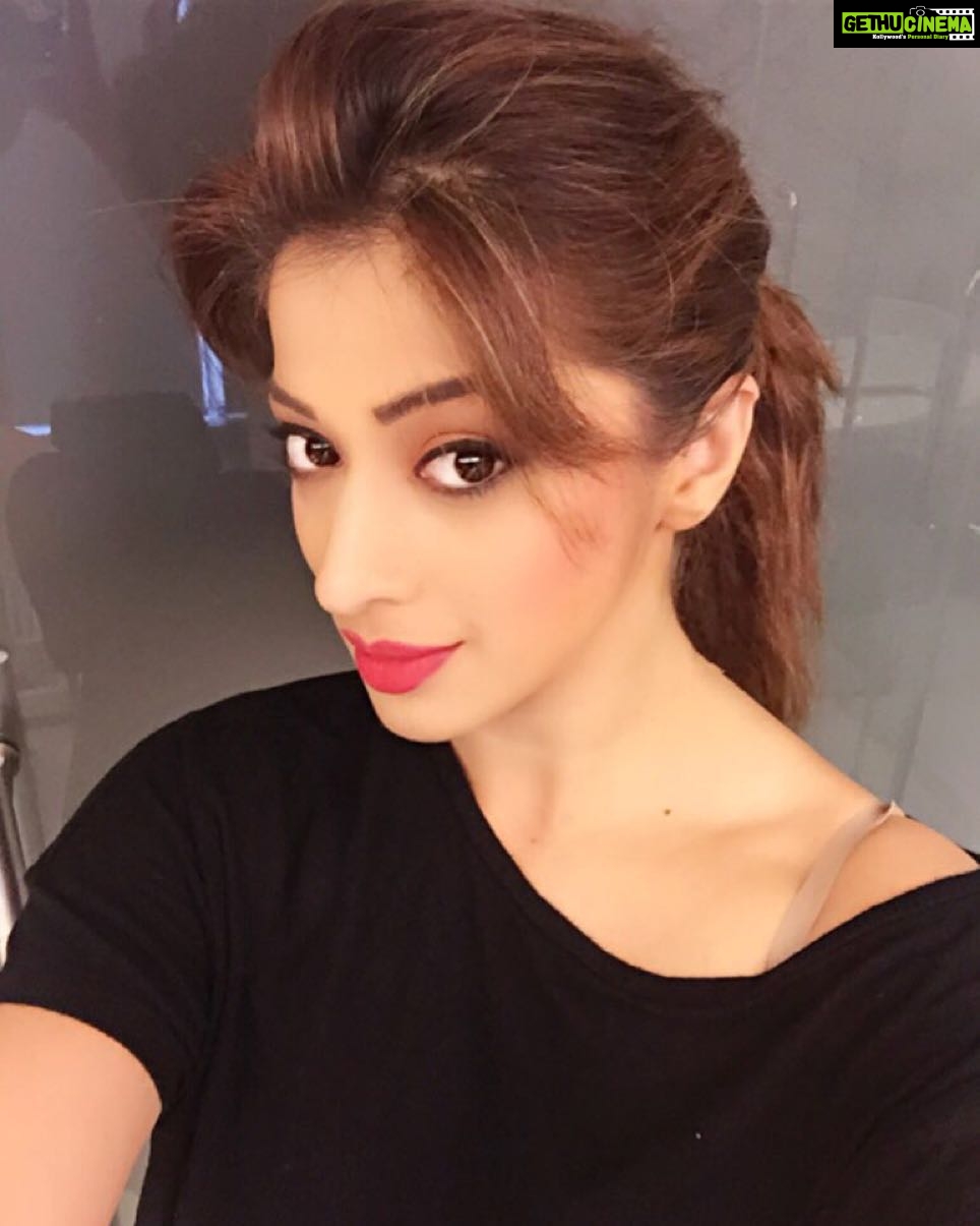 Raai Laxmi Instagram - I m so excited for all the good things to come .😊😁😘 good evening luvlies 😘❤️