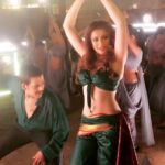 Raai Laxmi Instagram - On the sets of #julie2 #songshoot #50thfilm dancing with bhojpuri star Ravi Kishan n Ganesh achariya 😁