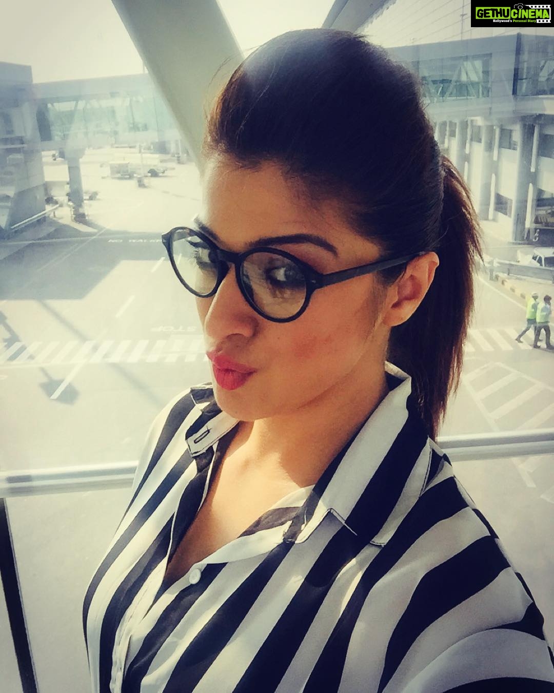 Raai Laxmi Instagram - Time to get back to reality 😎🙈✈️ #nomoreofcraziness 👀😴