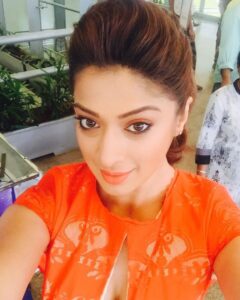 Raai Laxmi Instagram - Just be u and u won't fail 😊☺️👍 Good afternoon luvlies 😘❤️ muahh 😘