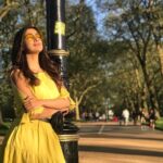 Raai Laxmi Instagram – No darkness is stronger than the light of love.💫⭐️💛 

#happysunday 💛💫