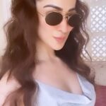 Raai Laxmi Instagram – O bla dee dee , do do , da Daa.. I love u …… 😂😘❤️😜 my lockdown language 😜😆
 another one from my favourites 😍 #evergreensongs #bollywoodsongs 

#classic #alltimefavorite #reels #reelsinstagram #nofilter #morning #morningvibes #lockdown #performance 😅 #stayhome #staysafe #stayhealthy #staypositive #beyourself #behappy ❤️