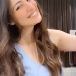 Raai Laxmi Instagram – Recalling all my favourite songs I used to freak out  on when I was in school 😍🥰 #memories ☺️🤩 who doesn’t like this song ?🤷🏻‍♀️❤️🤩 

#nostalgic #goldendays #loveit #classic #songs #favorite #nofilter #moments #bestsongs #covid_19 #lockdown #staysafe #kuchkuchhotahai #reels #reelsinstagram #craziness #cute