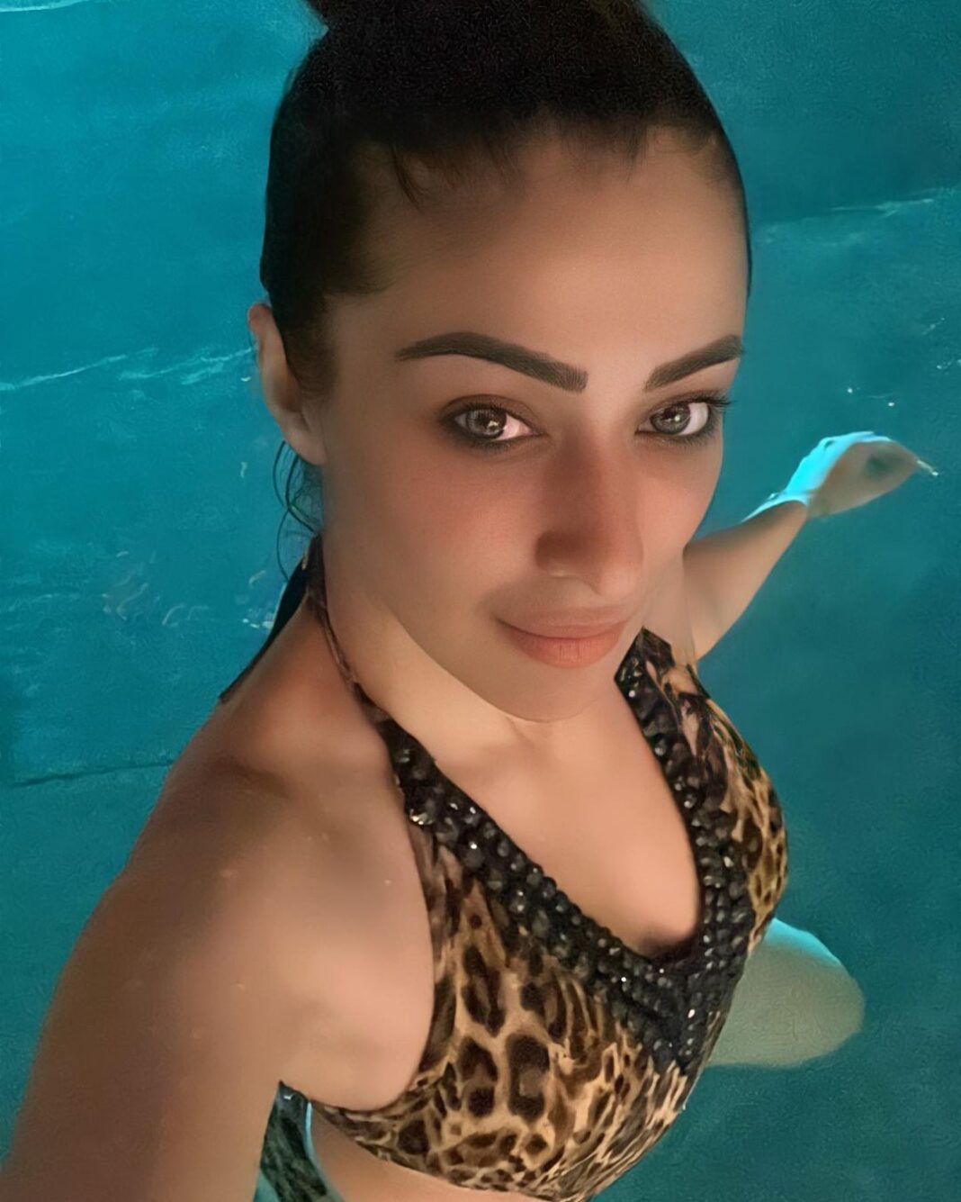 Raai Laxmi Instagram - 🤎🖤🤎