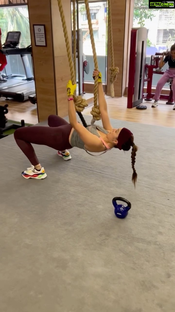 Raai Laxmi Instagram - Train like a beast πͺπͺ Glimpses of my struggle in the gym π₯΅π ouchhh it hurts π₯Ί but one day it will be my warm up ππͺπ« @saurav.rathore0003 bring it on πππͺ #girlpower #gymsession #workouts #workoutroutine #stayfit #burnitdown #reels #reelitfeelit #nopainnogain πͺβ€οΈ