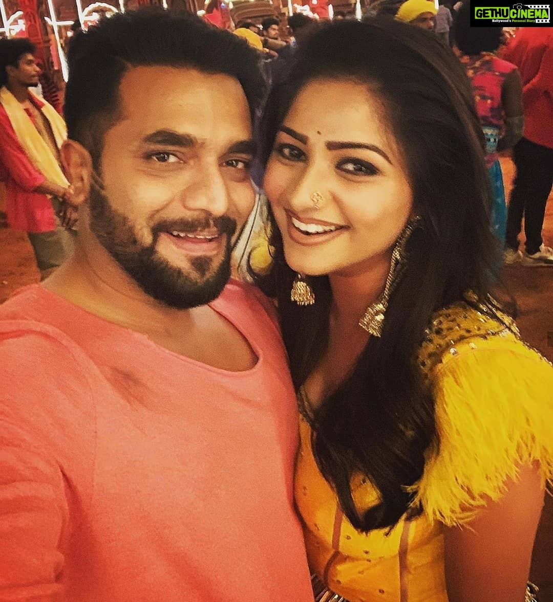 Rachita Ram Instagram - 🥰ಹುಟ್ಟು ಹಬ್ಬದ ಶುಭಾಶಯಗಳು Roaring Star Srimurali 🍰 . . . . . . . . . . #nammasandalwood #sandalwoodadda #ashikarangnath #RachitaRam #kannada #sandalwoodactress #nabhanatesh #Gorgeous #SouthIndian #Karnataka #KannadaActress #Indian #payalsharma #Tollywood #TollywoodActress #sandalwood #teluguactress #Mysore #kfi #radhikakumarswamy #rashmika_mandanna #rachitaram #haripriya #amulya #ashikarangnath #pooja #kicchasudeep #yash #darshan #punithrajkumar