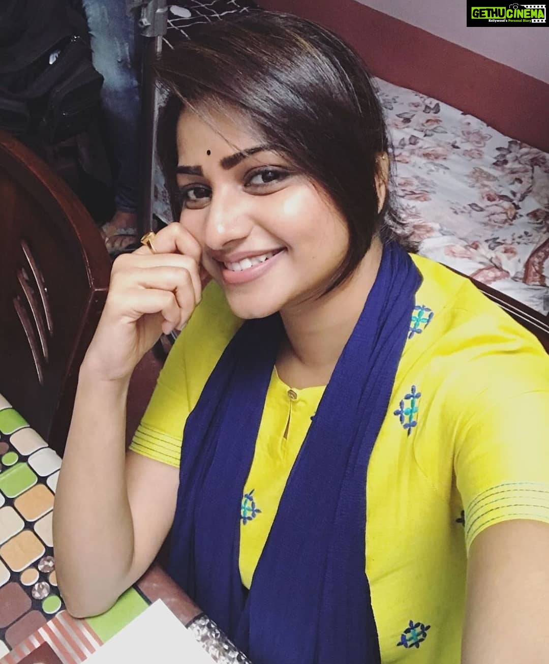 Rachita Ram Instagram - Shubharathri Yellarigu 🧡 . . . . . . . . . . . . . #nammasandalwood #sandalwoodadda #ashikarangnath #RachitaRam #kannada #sandalwoodactress #nabhanatesh #Gorgeous #SouthIndian #Karnataka #KannadaActress #Indian #payalsharma #Tollywood #TollywoodActress #sandalwood #teluguactress #Mysore #kfi #radhikakumarswamy #rashmika_mandanna #rachitaram #haripriya #amulya #ashikarangnath #pooja #kicchasudeep #yash #darshan #punithrajkumar #appu #shivarajkumar