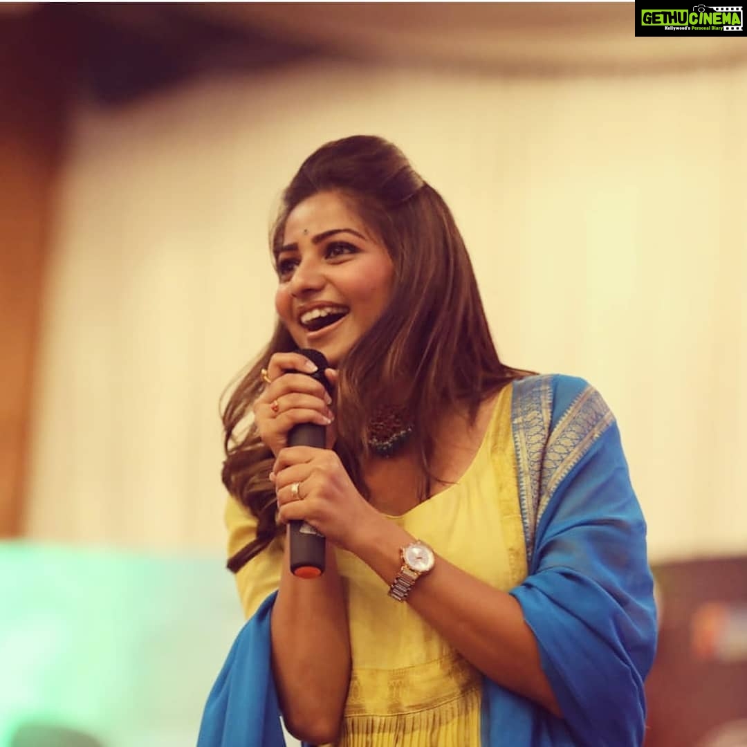Rachita Ram Instagram - Hello People Yelru Hegiddira 🧡 . . . . . . . . . . . #nammasandalwood #sandalwoodadda #ashikarangnath #RachitaRam #kannada #sandalwoodactress #nabhanatesh #Gorgeous #SouthIndian #Karnataka #KannadaActress #Indian #payalsharma #Tollywood #TollywoodActress #sandalwood #teluguactress #Mysore #kfi #radhikakumarswamy #rashmika_mandanna #rachitaram #haripriya #amulya #ashikarangnath #pooja #kicchasudeep #yash #darshan #punithrajkumar #appu #shivarajkumar